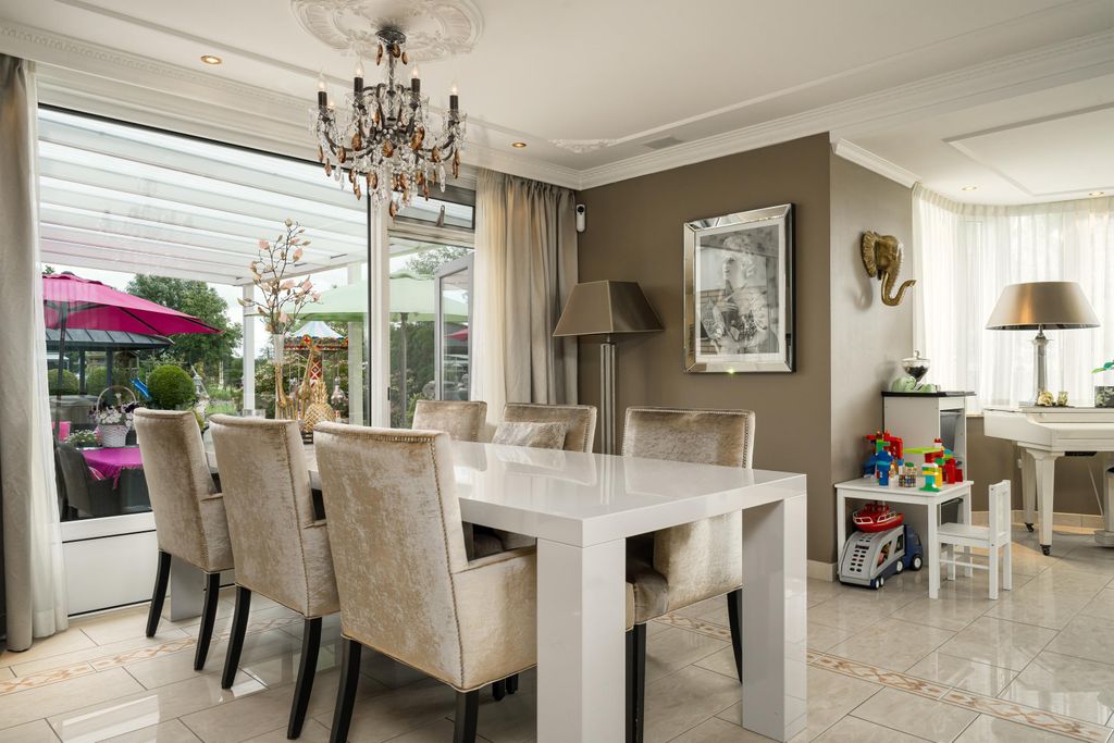 Property photo 3 of 67