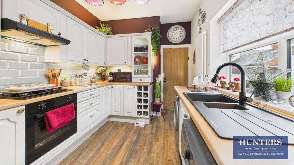 Property photo 2 of 13 Kitchen