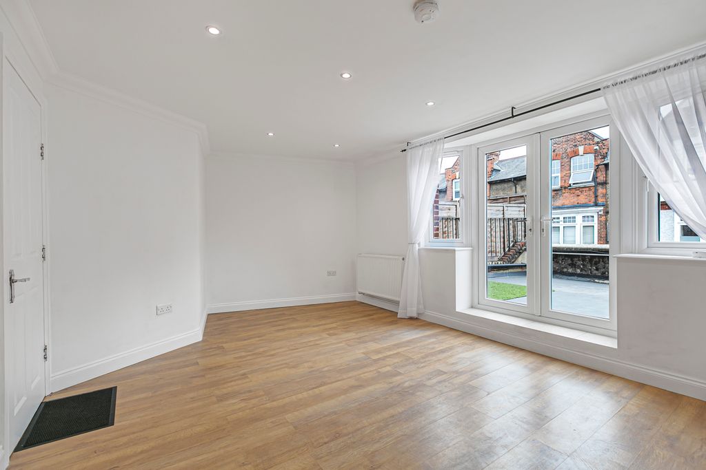 Property photo 1 of 13 6_61310