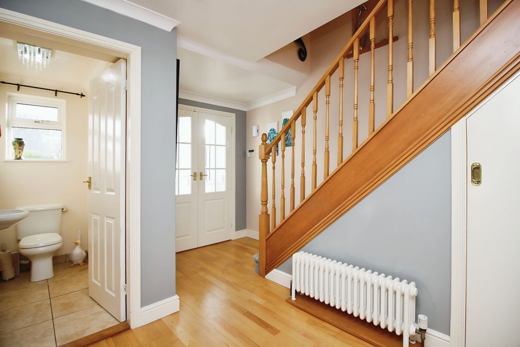 Property photo 2 of 34