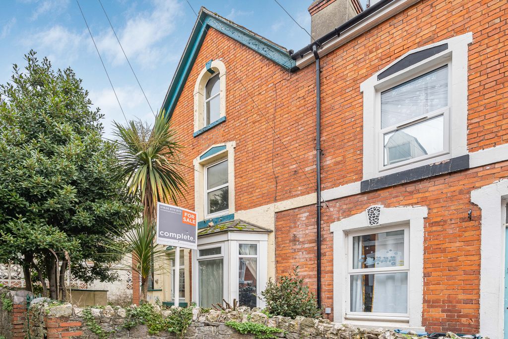 Property photo 1 of 17