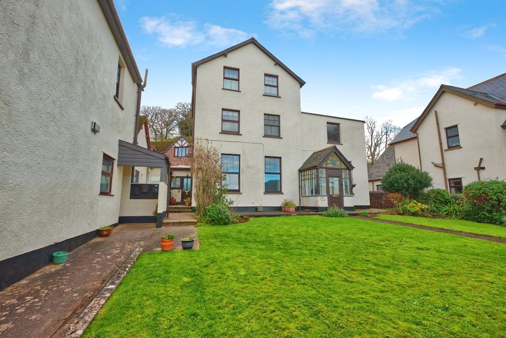 Property photo 2 of 13
