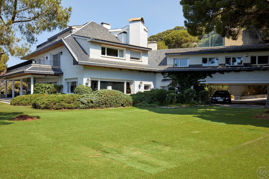 Property photo 2 of 57