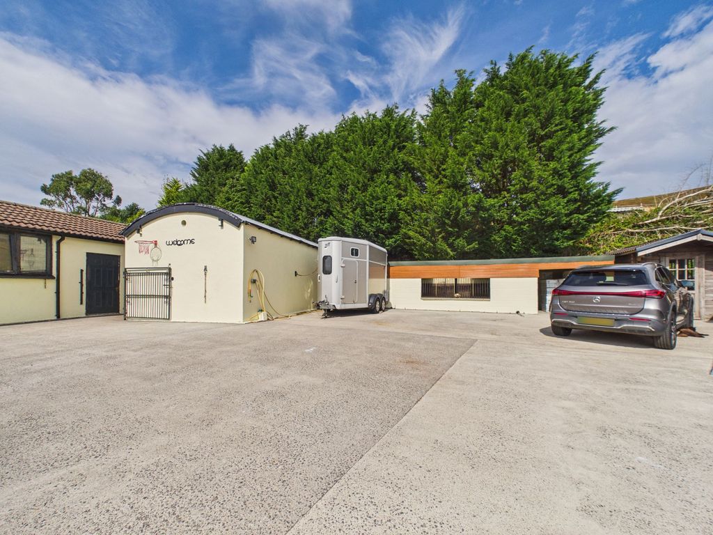Property photo 2 of 68