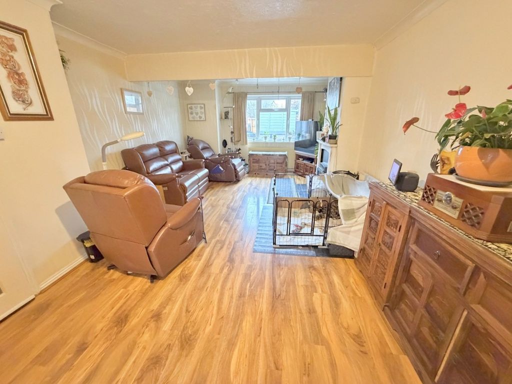 Property photo 3 of 23