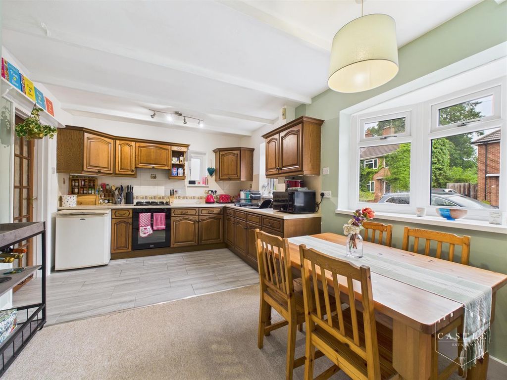 Property photo 3 of 16 Kitchen