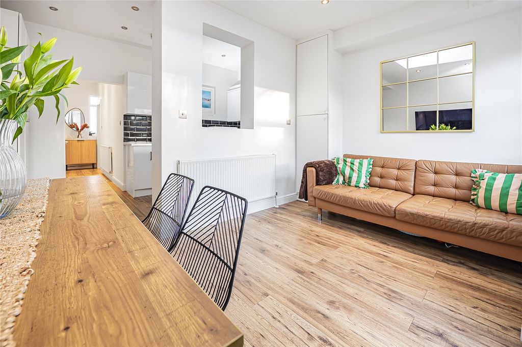 Property photo 3 of 14 Picture No. 01