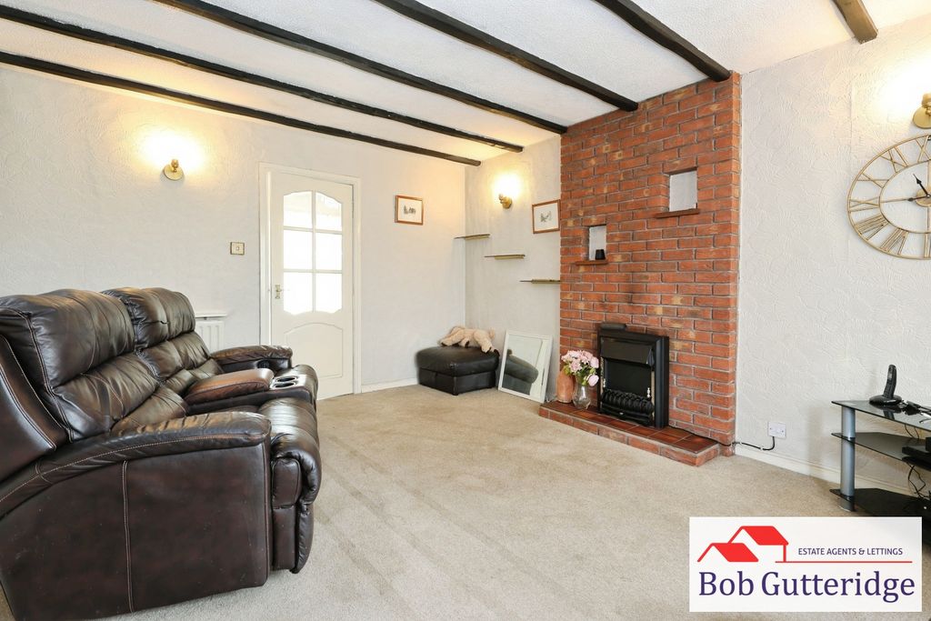 Property photo 2 of 20 Bay Fronted Lounge