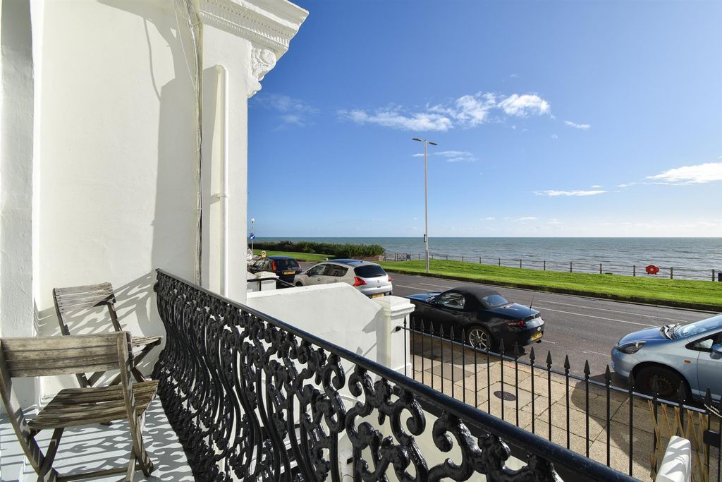 Property photo 2 of 18 Balcony