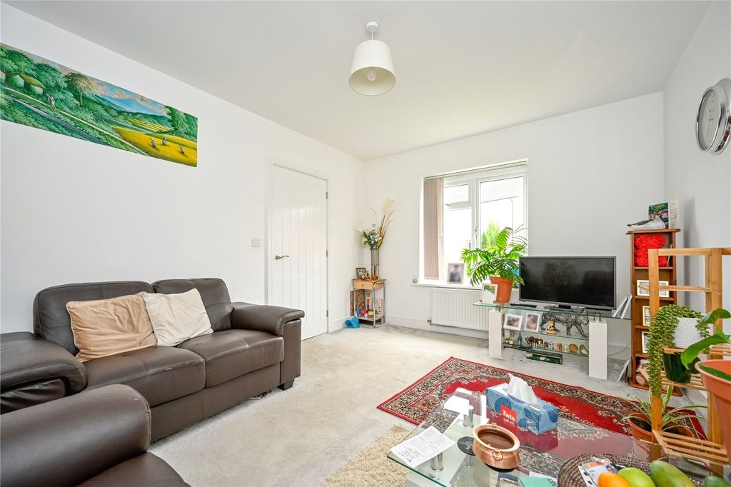 Property photo 2 of 16 Picture No. 12