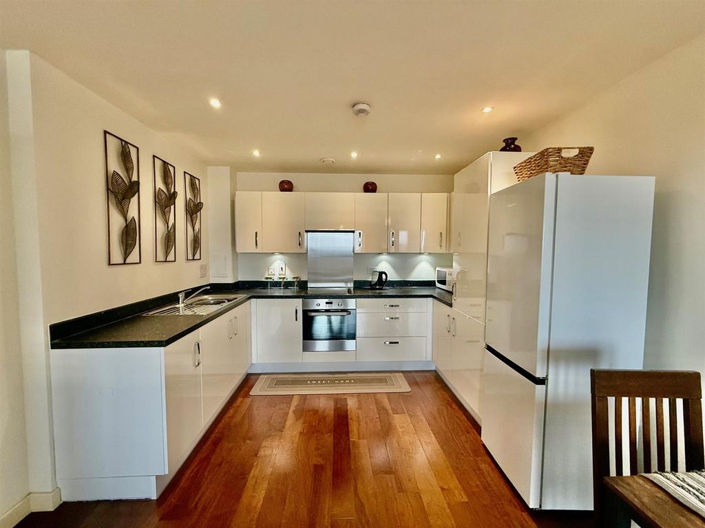 Property photo 3 of 10 Img_2322.Jpeg