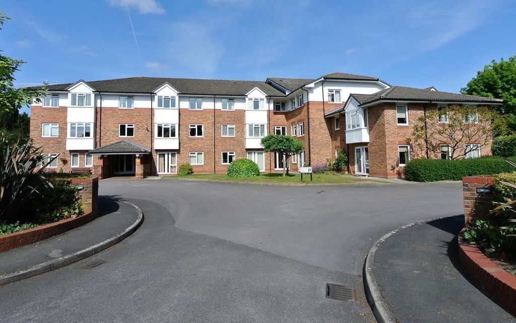 Property photo 1 of 10 Cedar Court