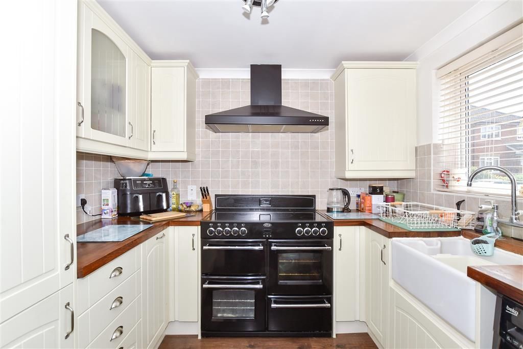 Property photo 1 of 12 Kitchen