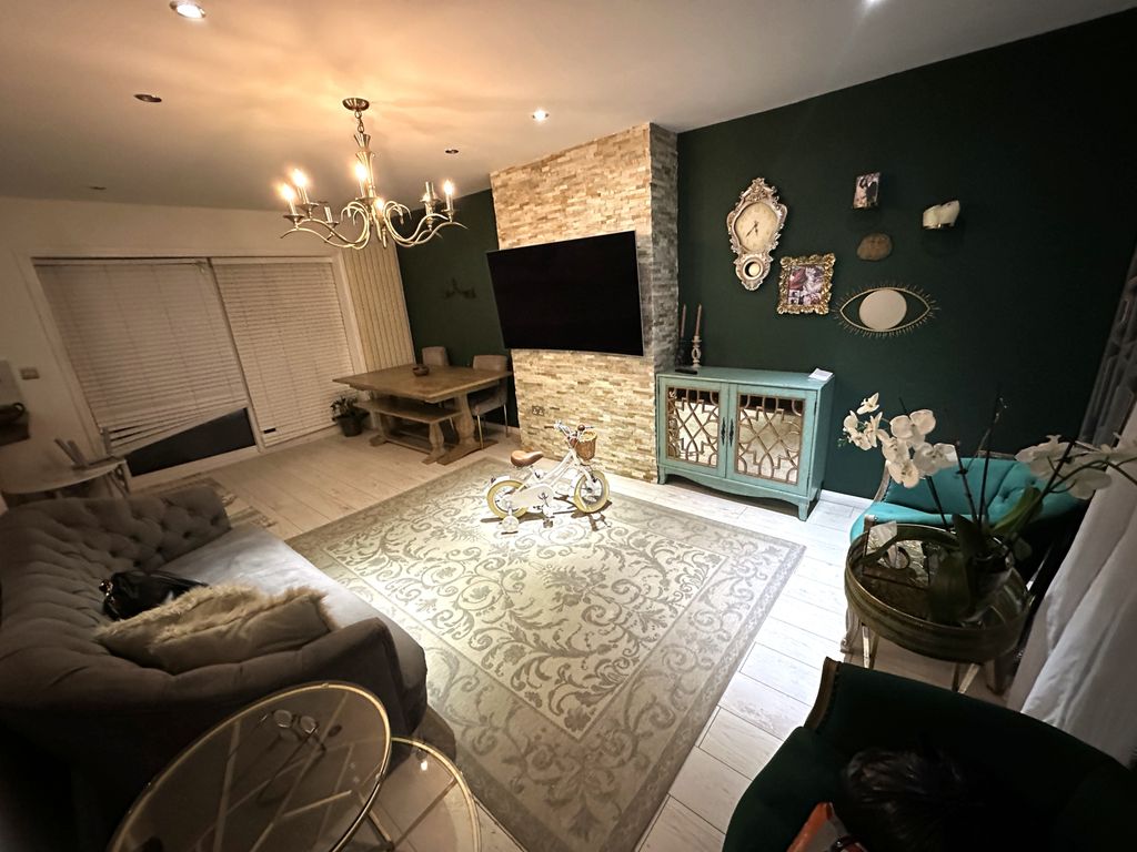 Property photo 1 of 5 3 Bed Semi-Detached House For Sale Caeglas Road, Rumney Cf3