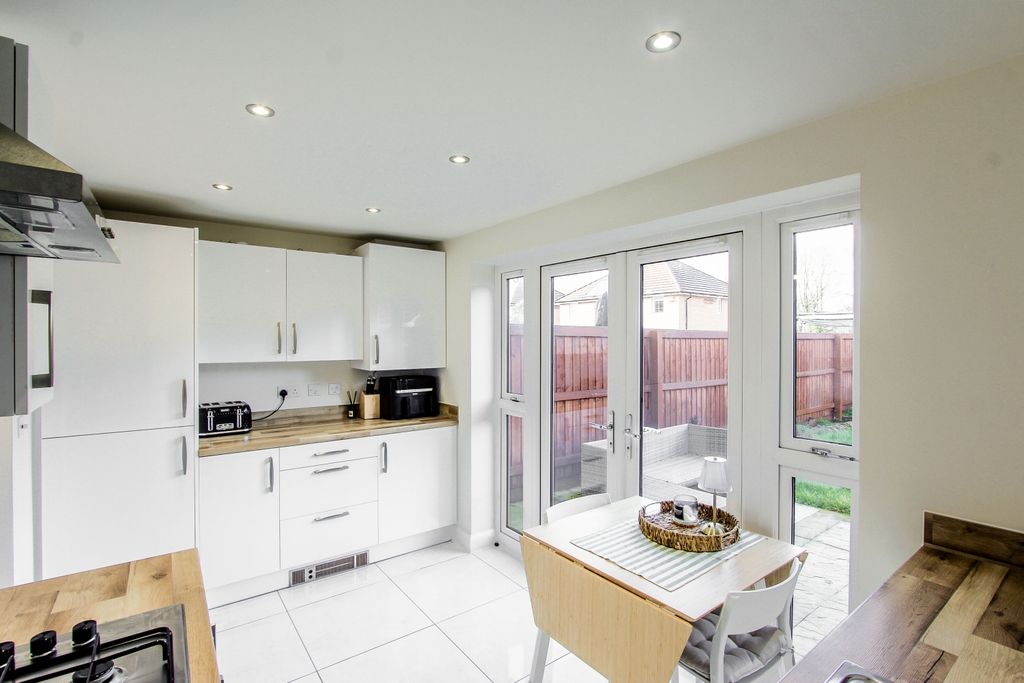 Property photo 3 of 12 Kitchen A