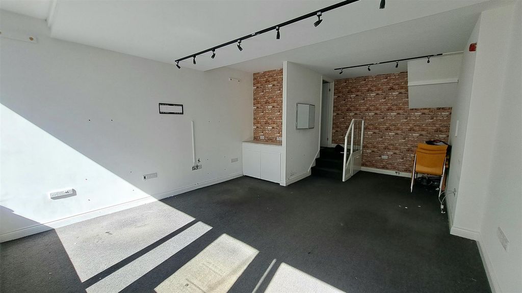 Property photo 3 of 5 Retail Area