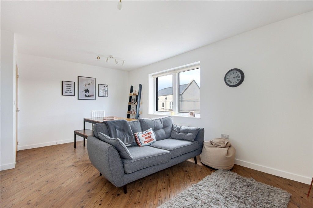 Property photo 2 of 9 Lounge