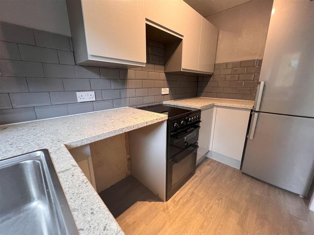 Property photo 3 of 16 Kitchen  (1).Jpeg