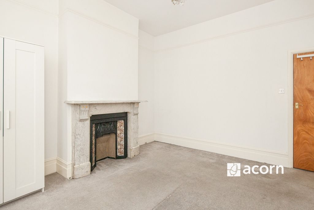 Property photo 3 of 10 ce94307c-8Eda-F01...