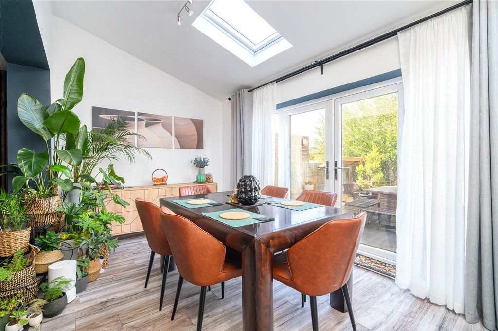 Property photo 3 of 15 Dining Area