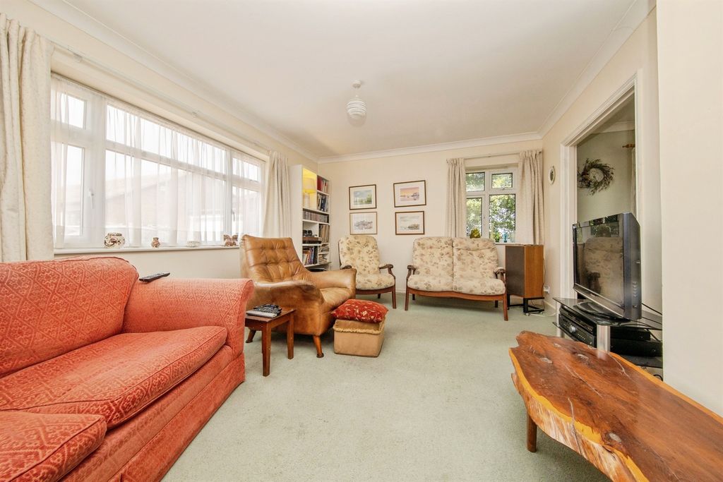 Property photo 2 of 16