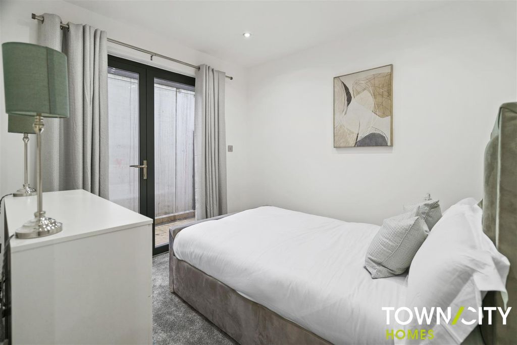 Property photo 2 of 26 4218232