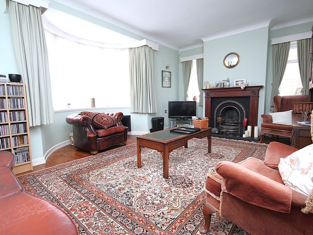 Property photo 3 of 33