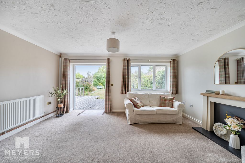 Property photo 3 of 20