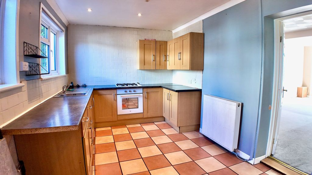 Property photo 3 of 21