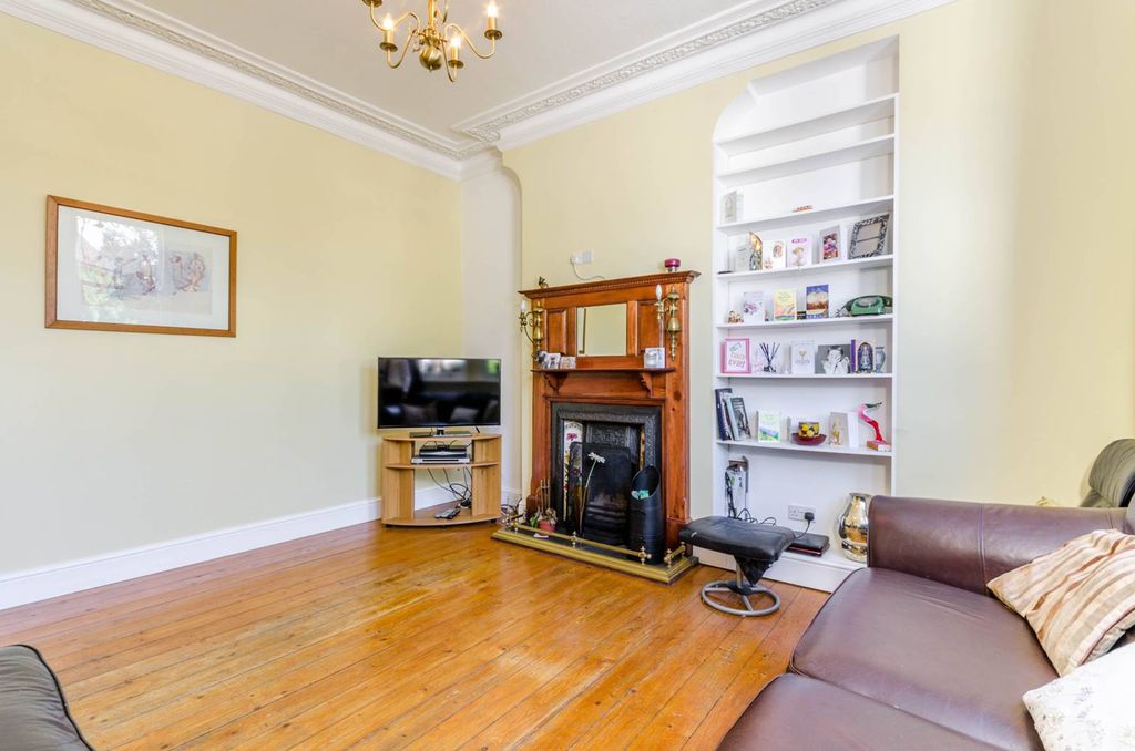 Property photo 3 of 21