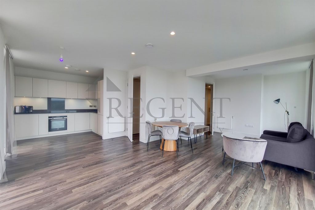 Property photo 3 of 13 Open Plan