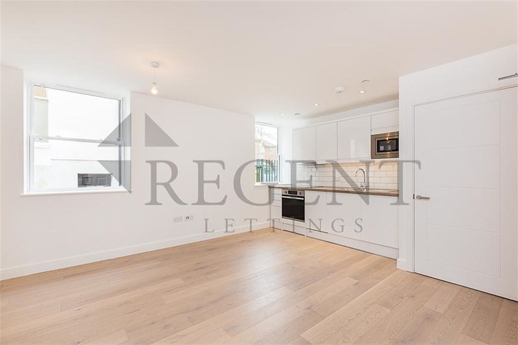 Property photo 1 of 6 (Main)