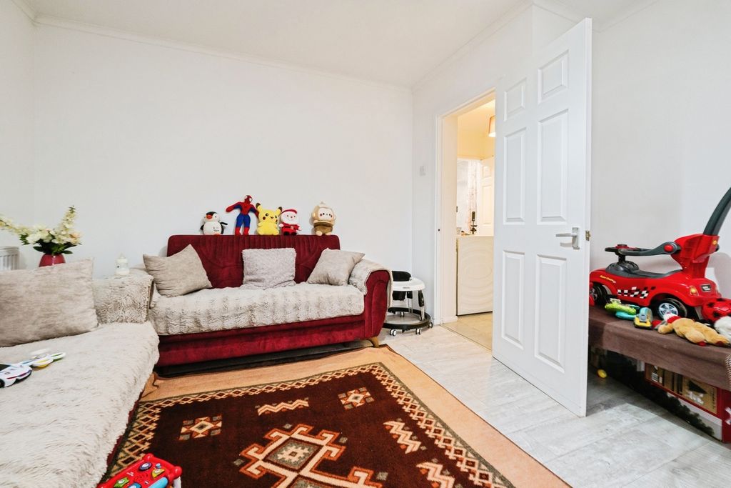 Property photo 3 of 16 Pbox-Img.Jpg