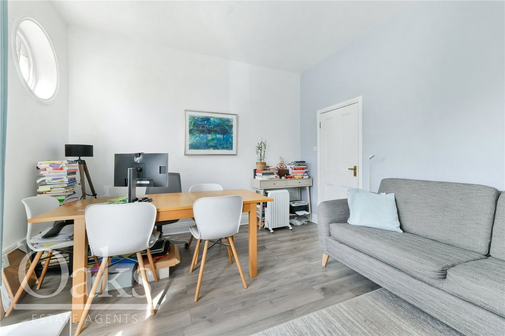 Property photo 2 of 21 Picture No. 11