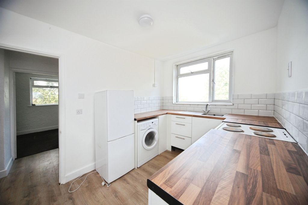 Property photo 3 of 10 Image