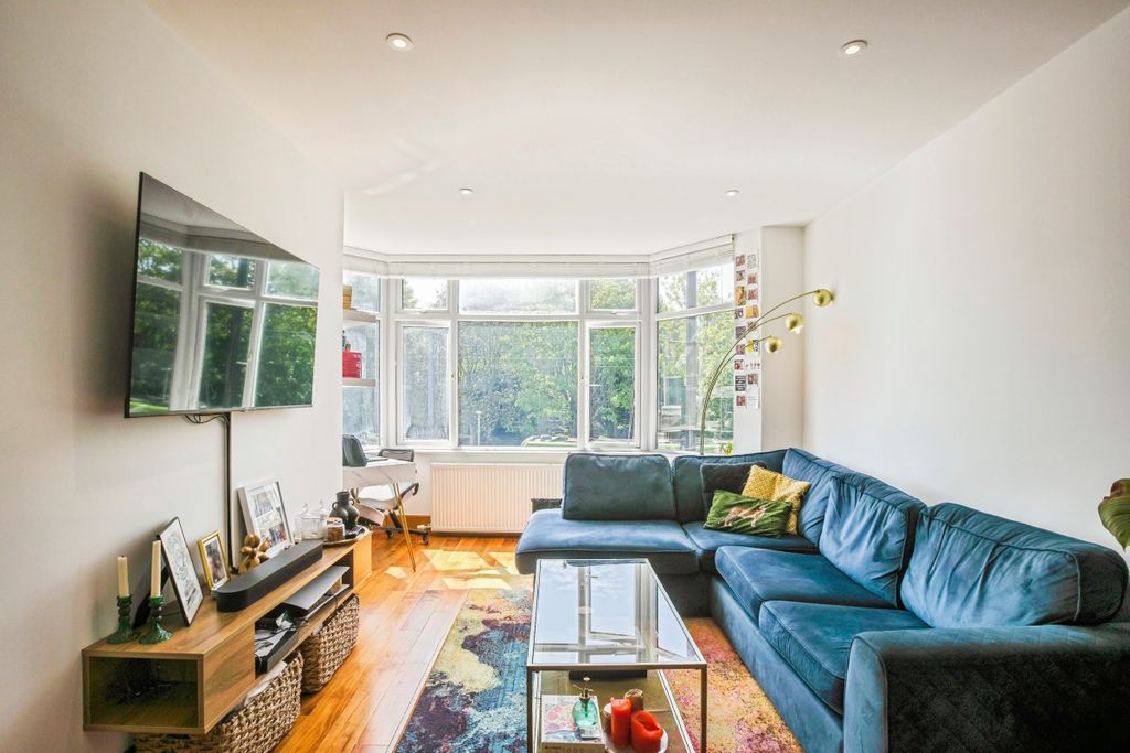 Property photo 2 of 20 Fe1E1B6F-F785-F111-Ab0F-7c1E5209Db11