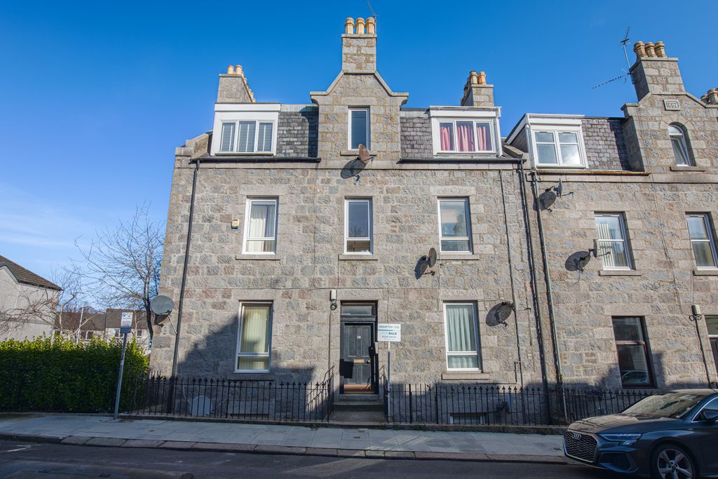 Property photo 1 of 10 Exterior