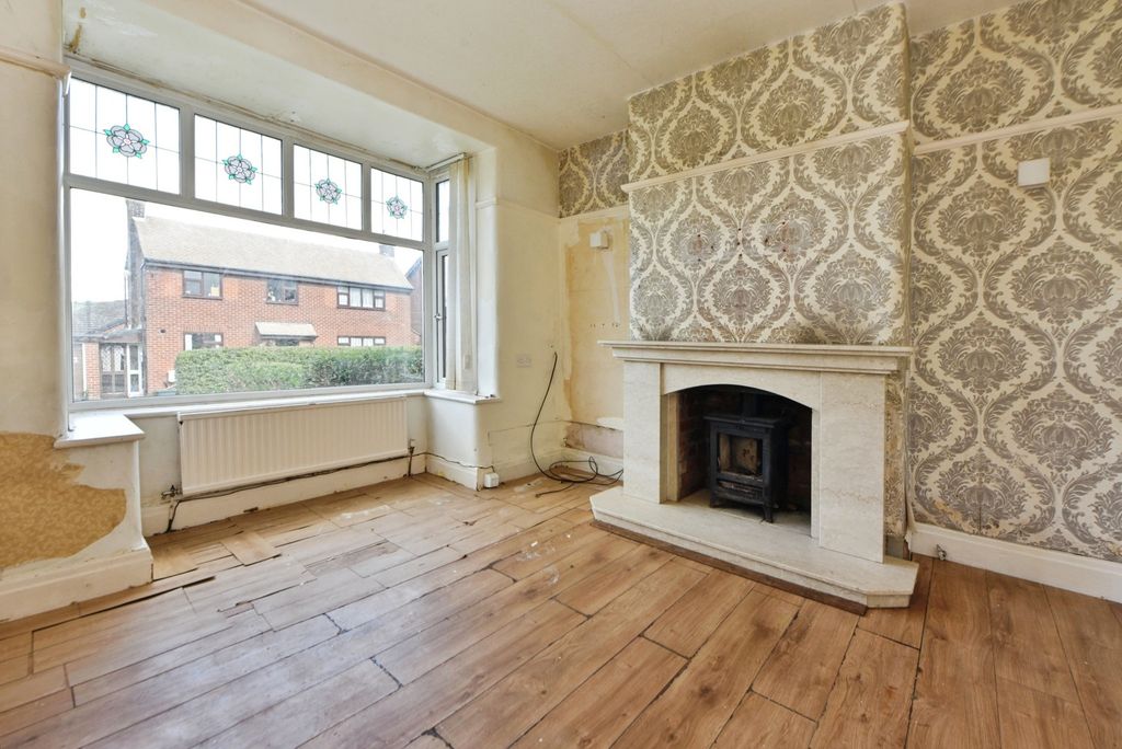 Property photo 2 of 13 Lounge