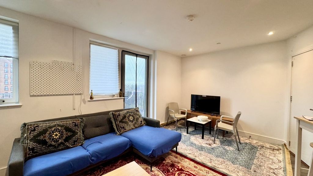 Property photo 2 of 8