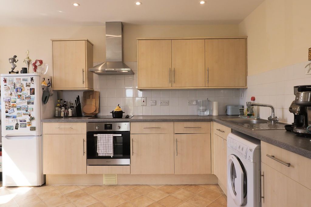 Property photo 2 of 29 Kitchen