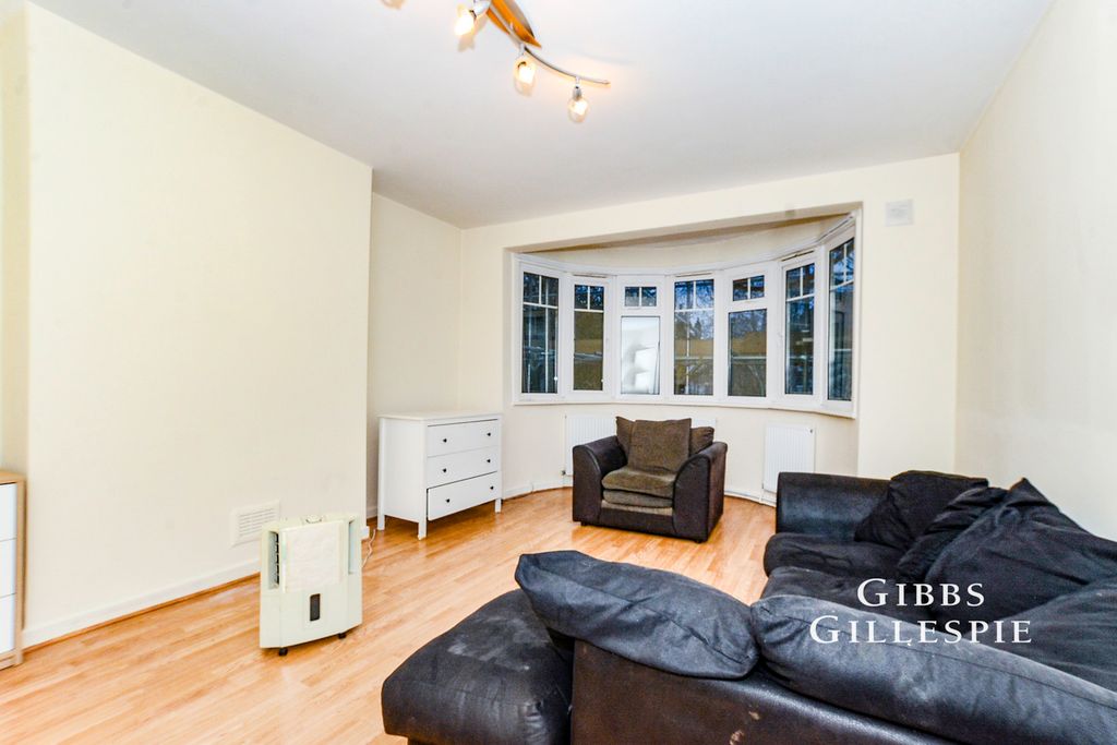 Property photo 2 of 7 Photo