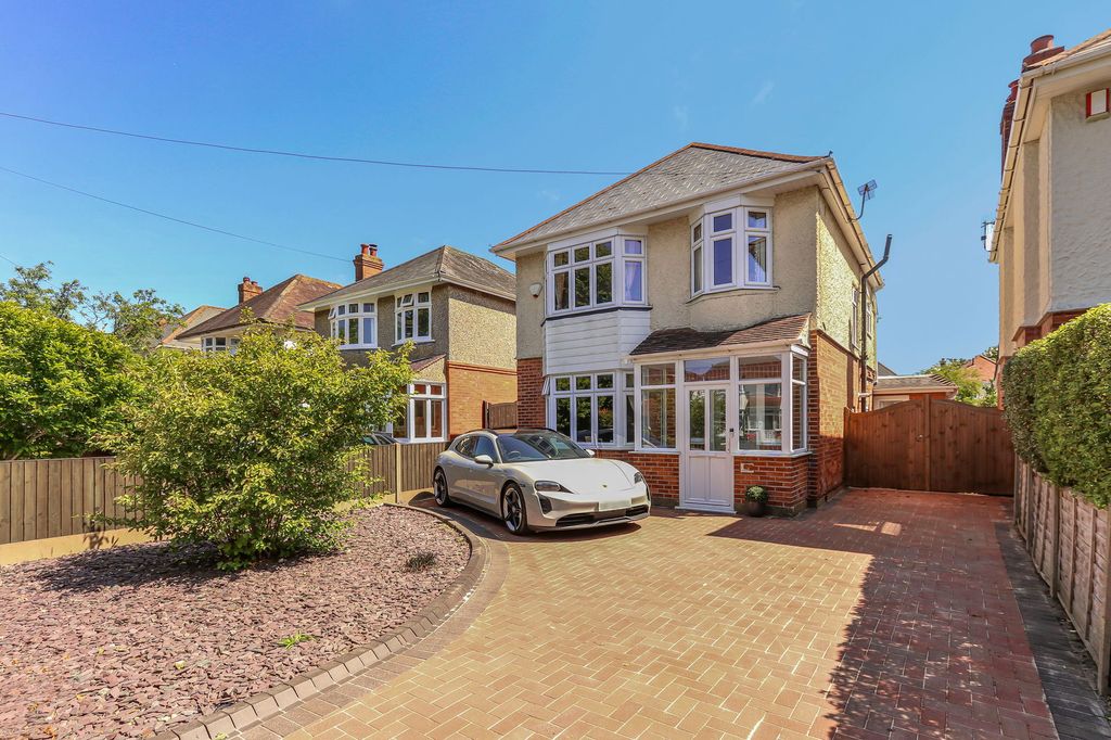 Property photo 1 of 18