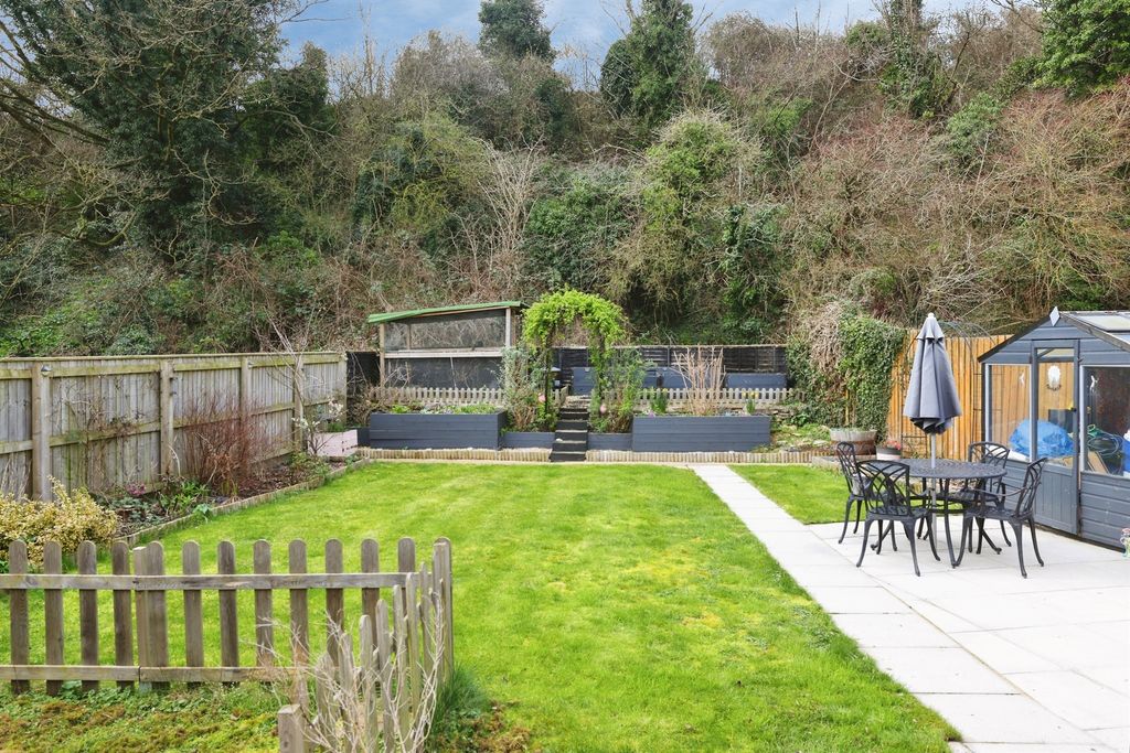 Property photo 2 of 19