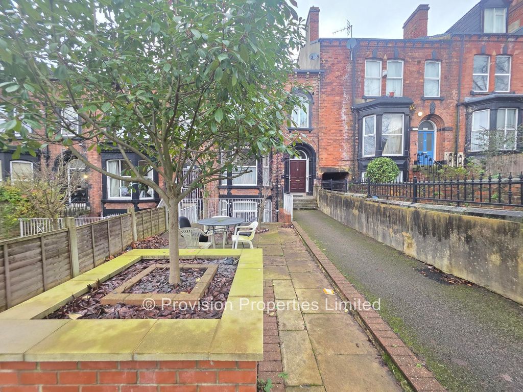 Property photo 3 of 6 Photo