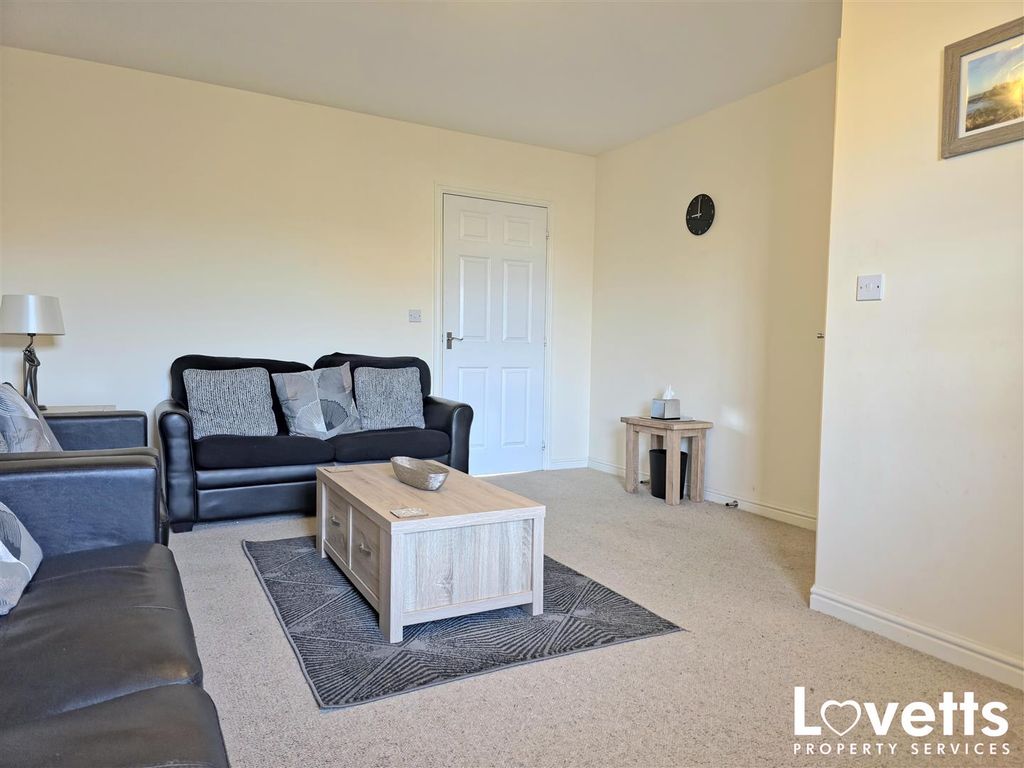Property photo 3 of 23 Living Room