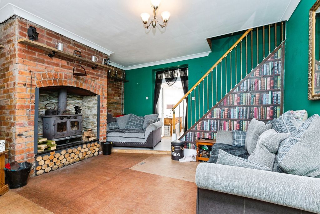 Property photo 2 of 17 Photo