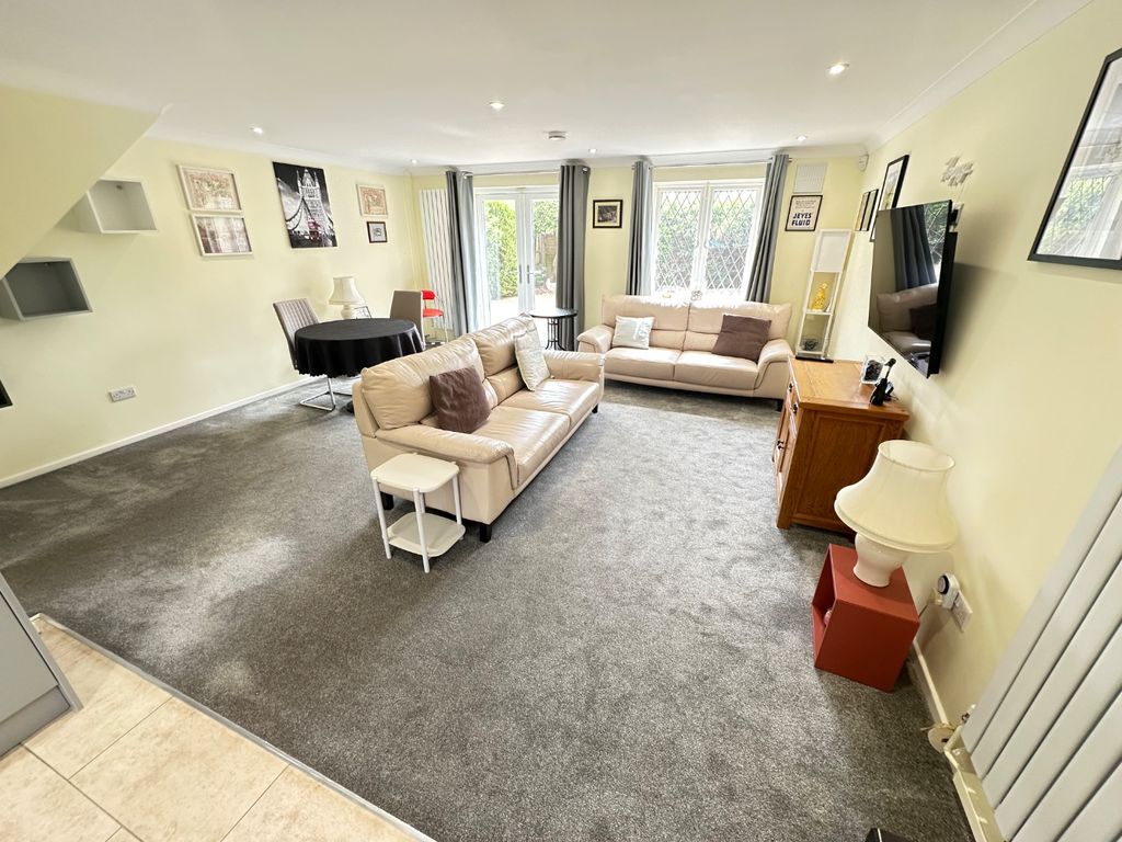 Property photo 2 of 10 5355401