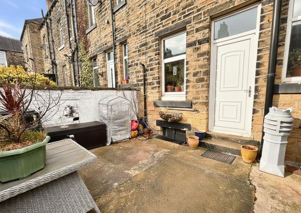 Property photo 2 of 18 External