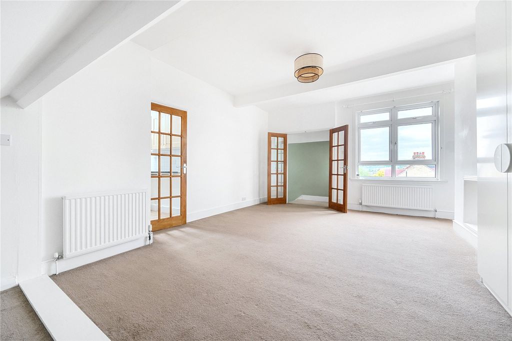 Property photo 2 of 15 Picture No. 12