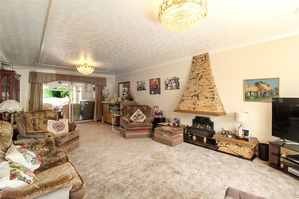 Property photo 2 of 27 Picture No. 24